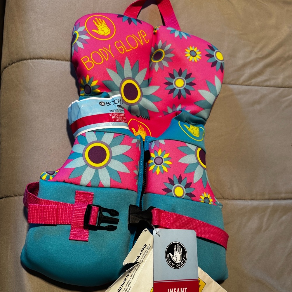 Body Glove Pink and Blue Kids Life Jacket nwt as is. See description and photos